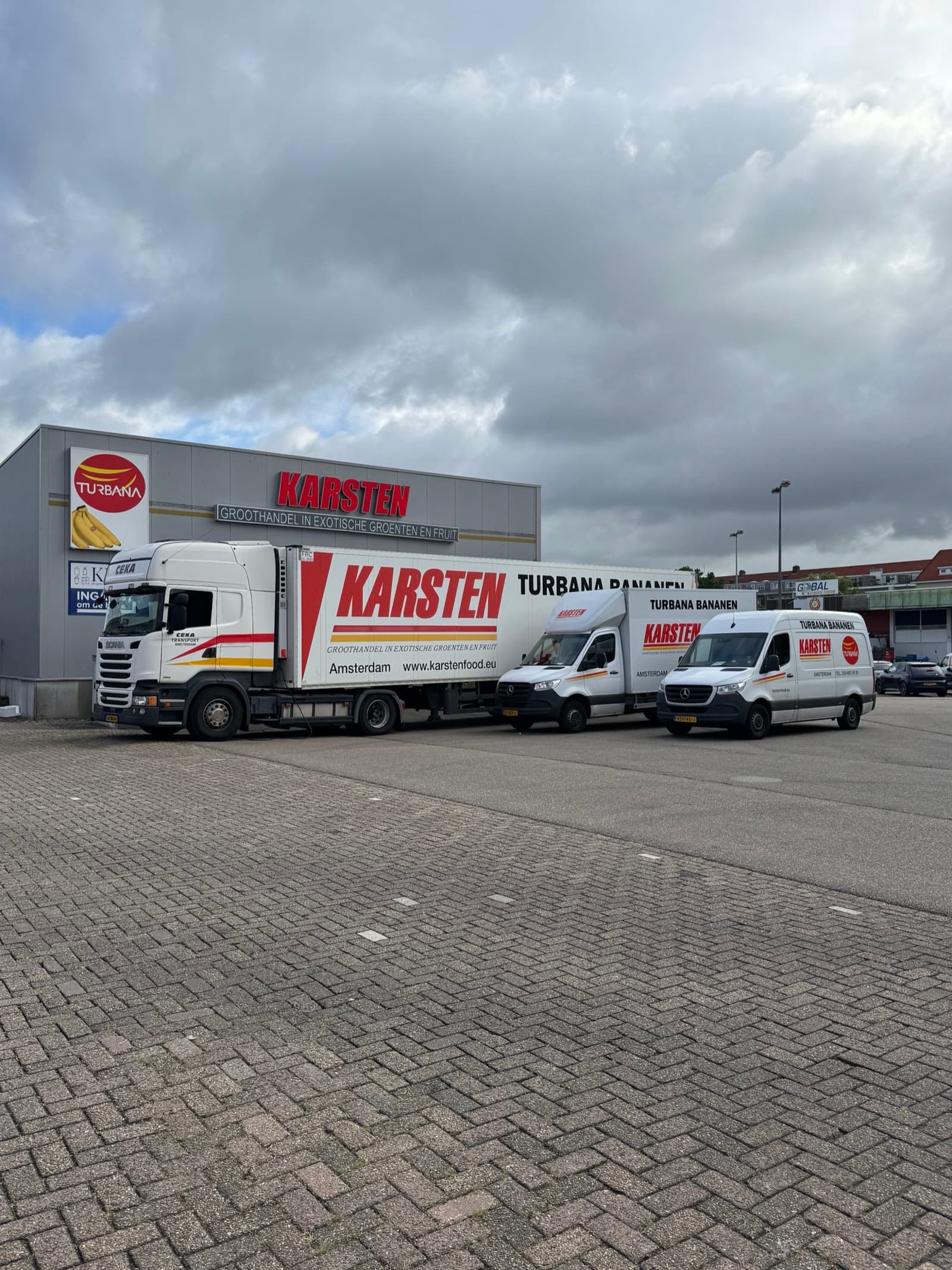 Het wagenpark van vandaag bij Karsten op het Food Center Amsterdam.